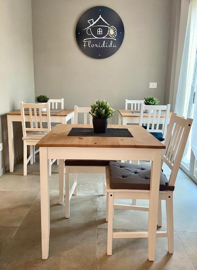 Floridida Rooms & Breakfast Marina dʼMarina dʼAndora Bagian luar foto